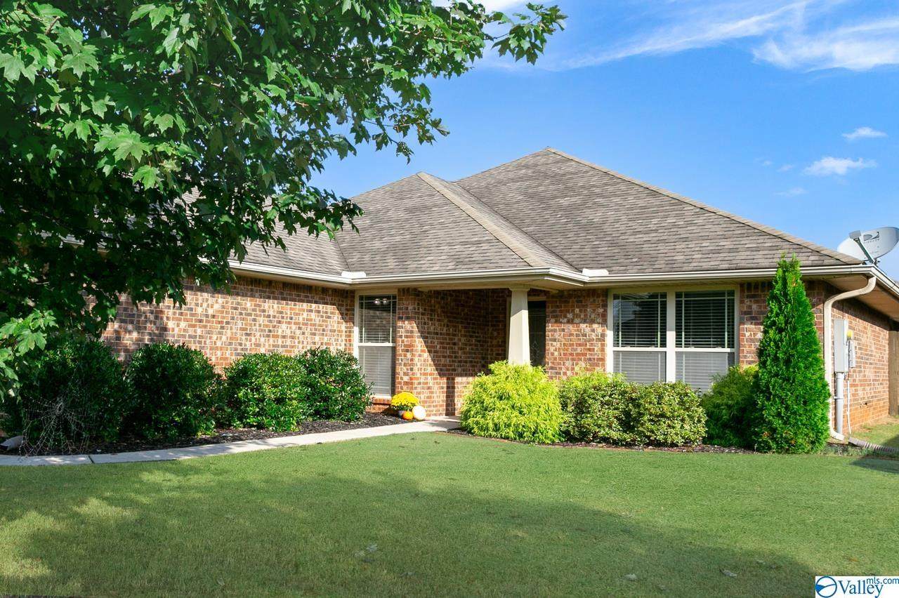 217 Grantham Circle - Photo 1