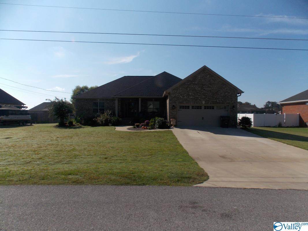 135 Cottonwood Circle - Photo 1