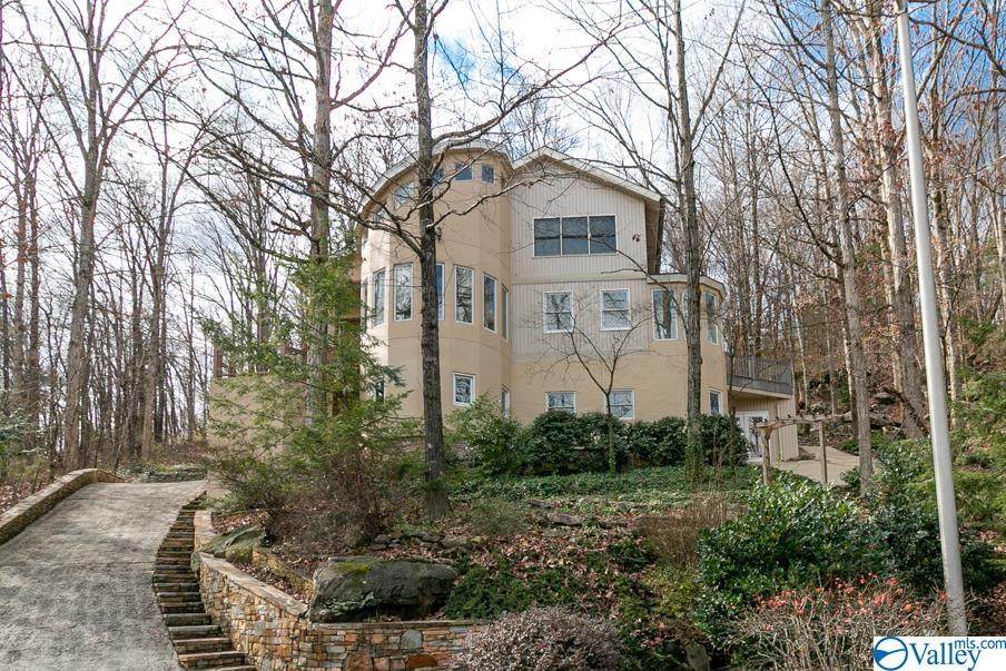 1100 Summerwood Circle - Photo 1