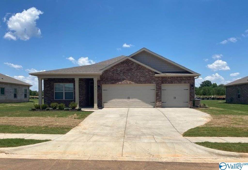141 Blackburn Trace - Photo 1
