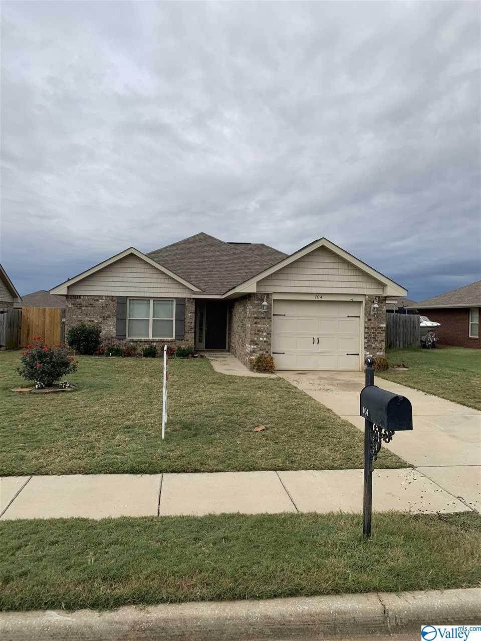 104 Ferstwood Drive - Photo 1