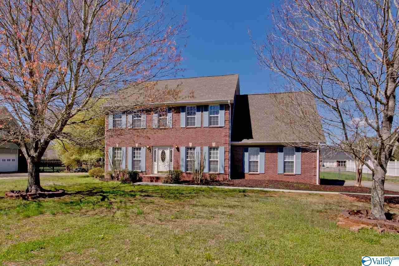 104 Spearpoint Lane - Photo 1