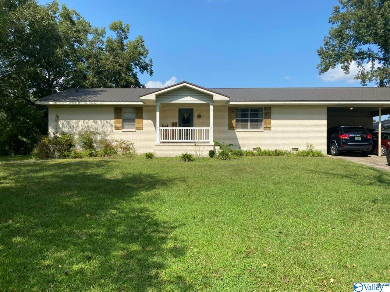 2762 Sunset Drive - Photo 1