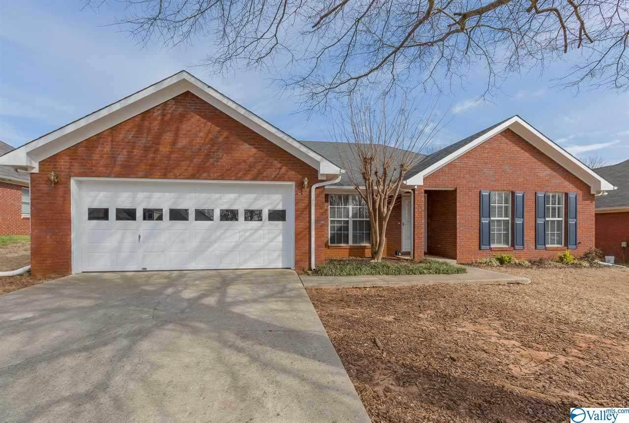 111 Sunnyfield Drive - Photo 1