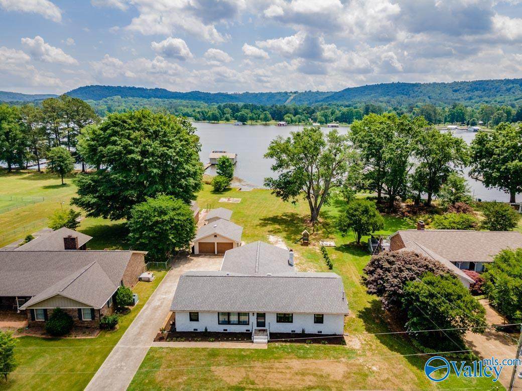 3709 Meadowwood Circle - Photo 1