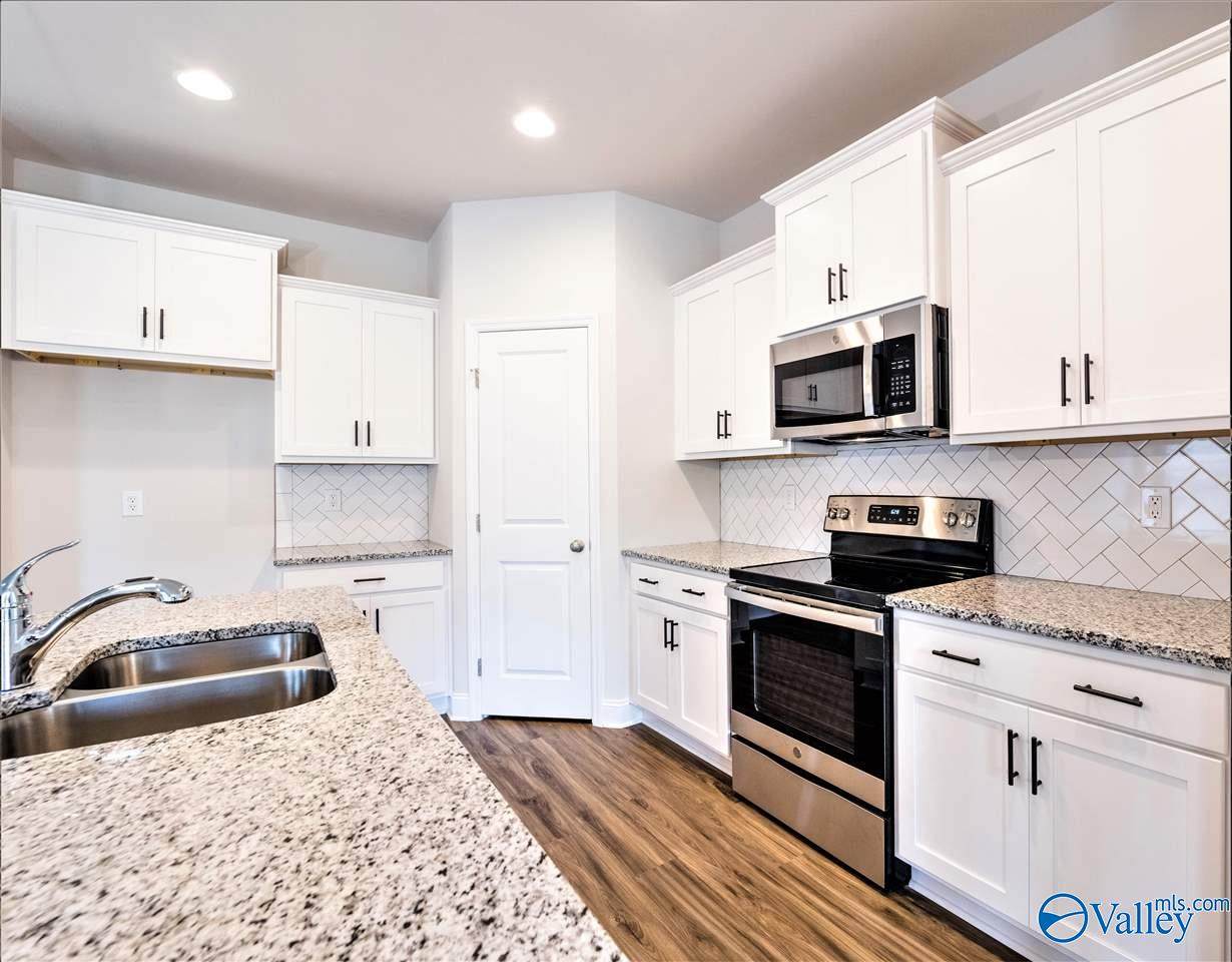 133 Williams Pointe Boulevard - Photo 1