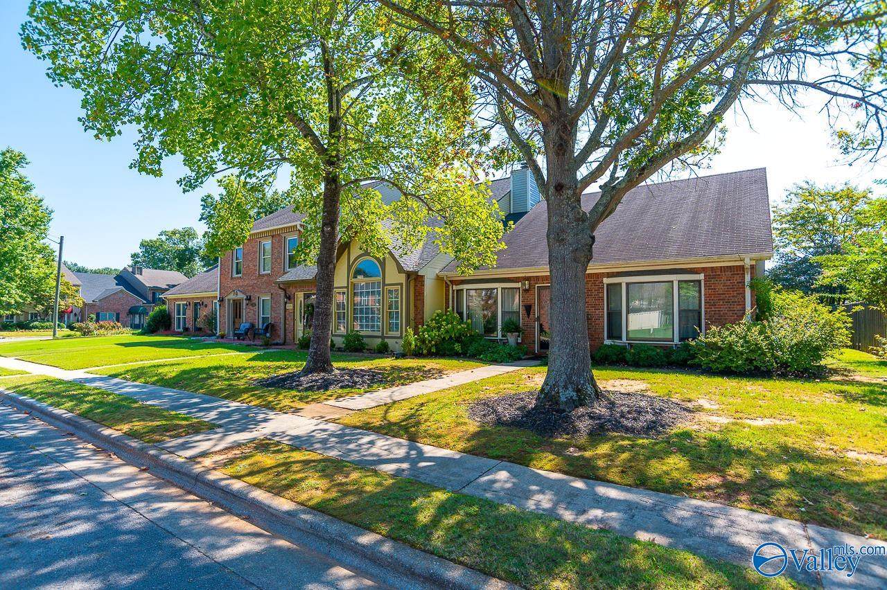 1555 River Bend Place - Photo 1