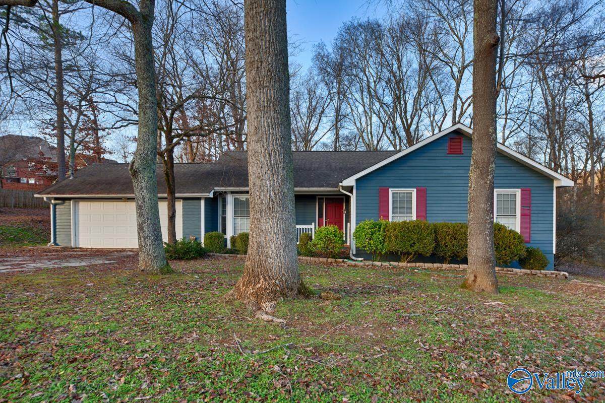 585 Eastview Drive - Photo 1