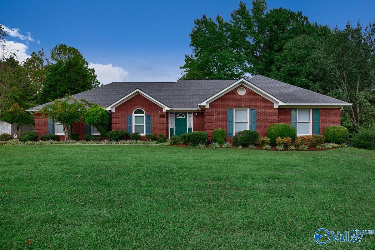 140 Castleton Drive - Photo 1