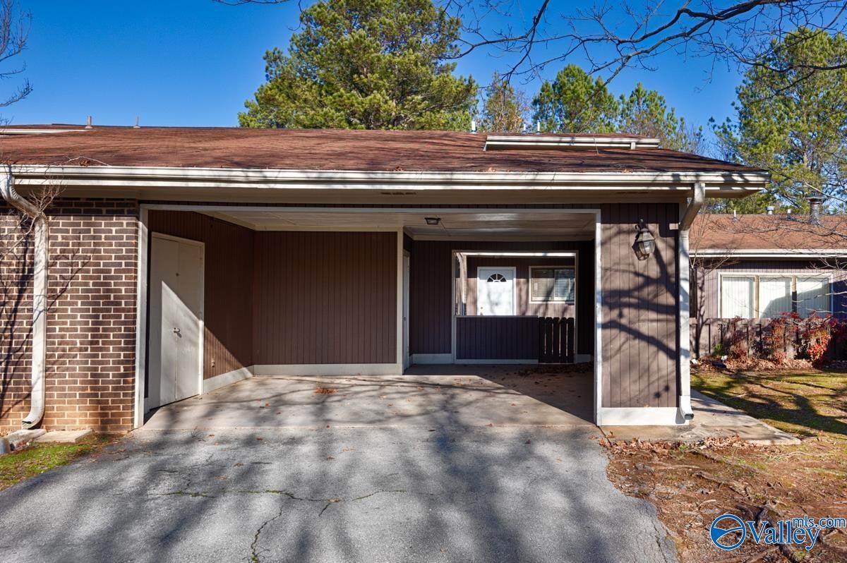 140 Summerview Drive - Photo 1