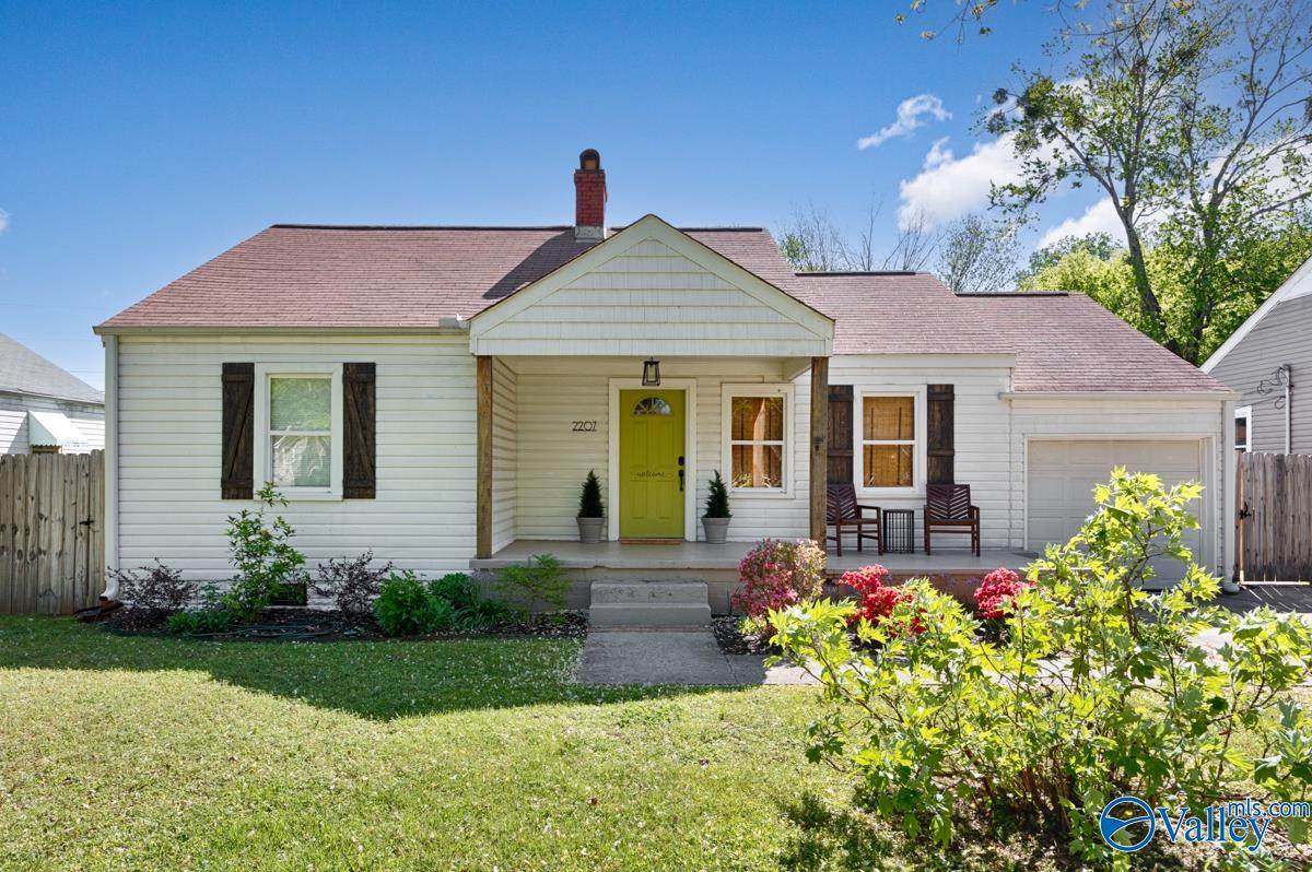2207 Walnut Street - Photo 1