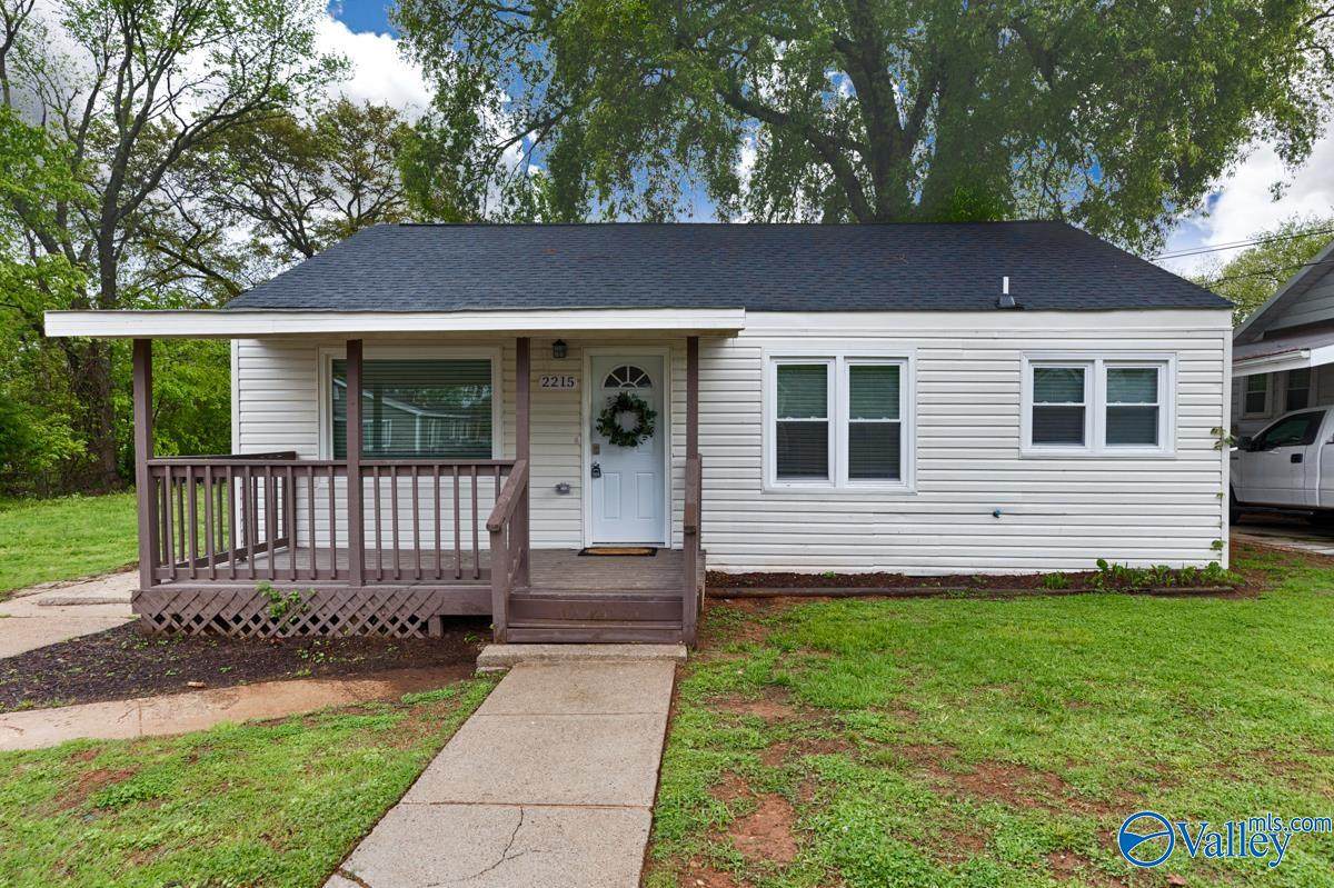2215 Bell Avenue - Photo 1