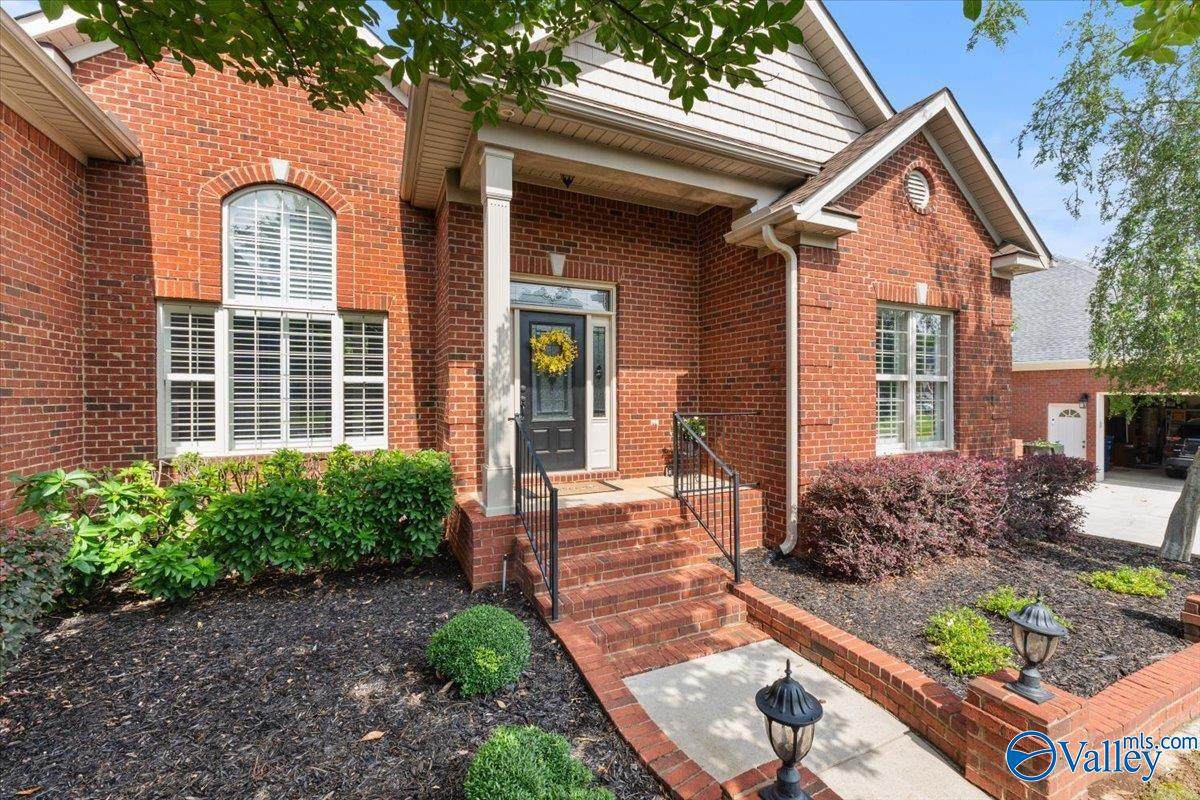108 Autumn Wind Drive - Photo 1