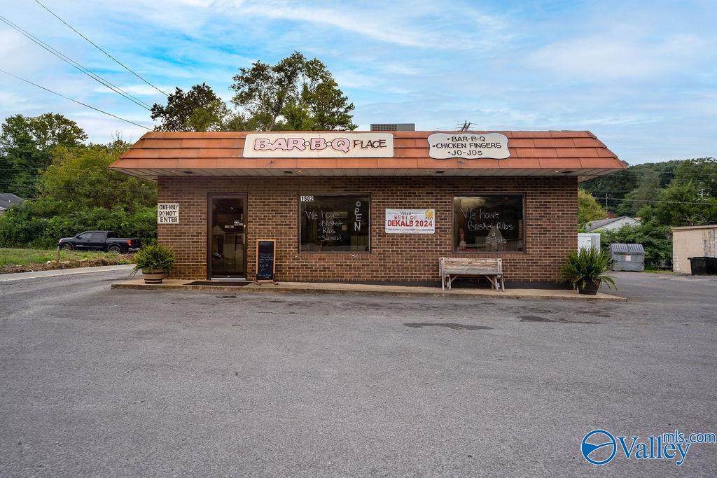 1502 Gault Avenue - Photo 1