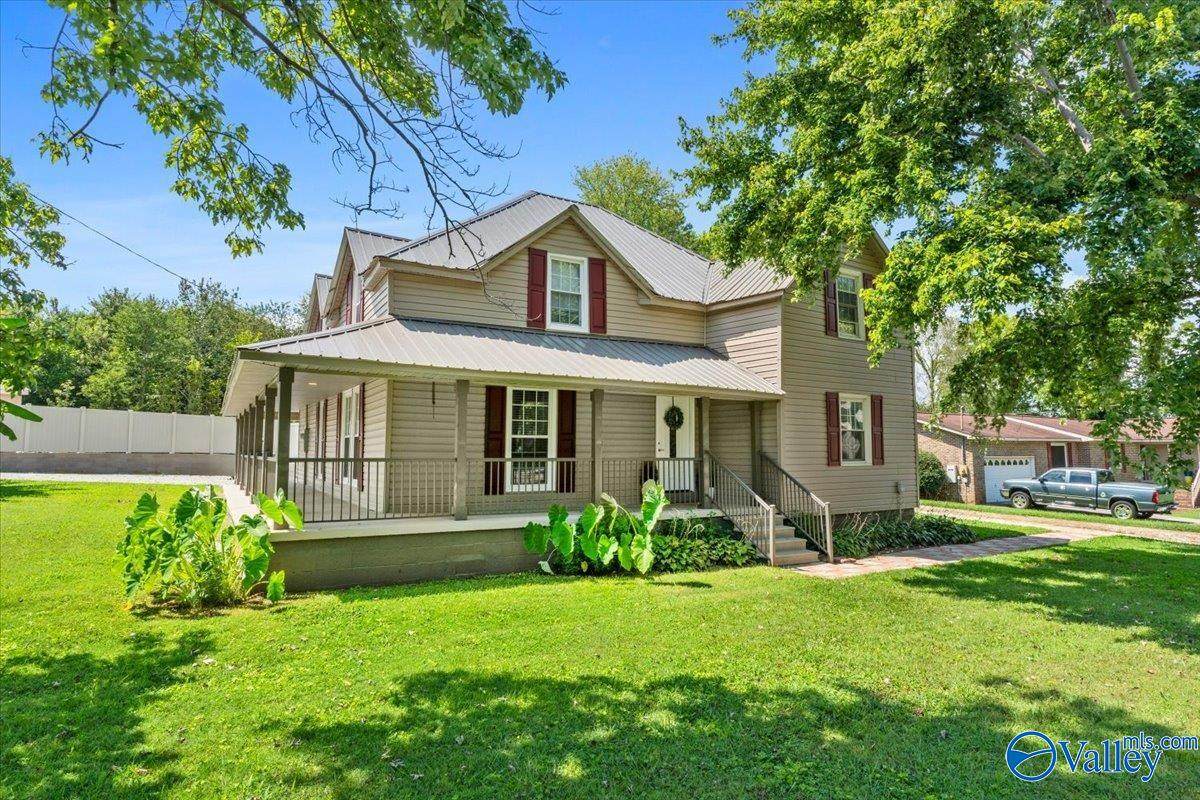 624 Steele Lane - Photo 1