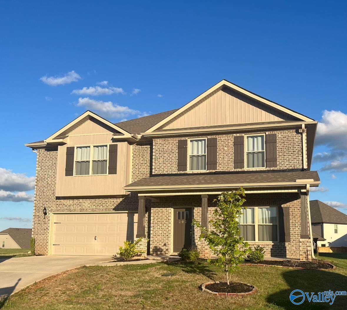 202 Portrait Street - Photo 1