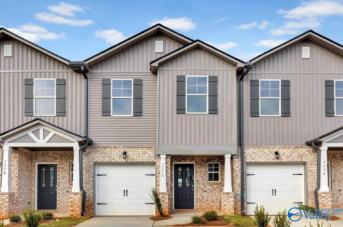 7576 Discovery Point Drive - Photo 1