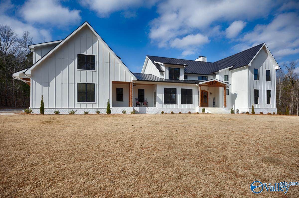 124 Cedar Trace Drive - Photo 1