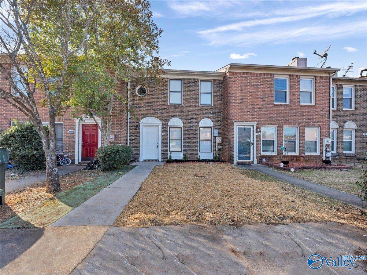 126 Cresent Circle - Photo 1