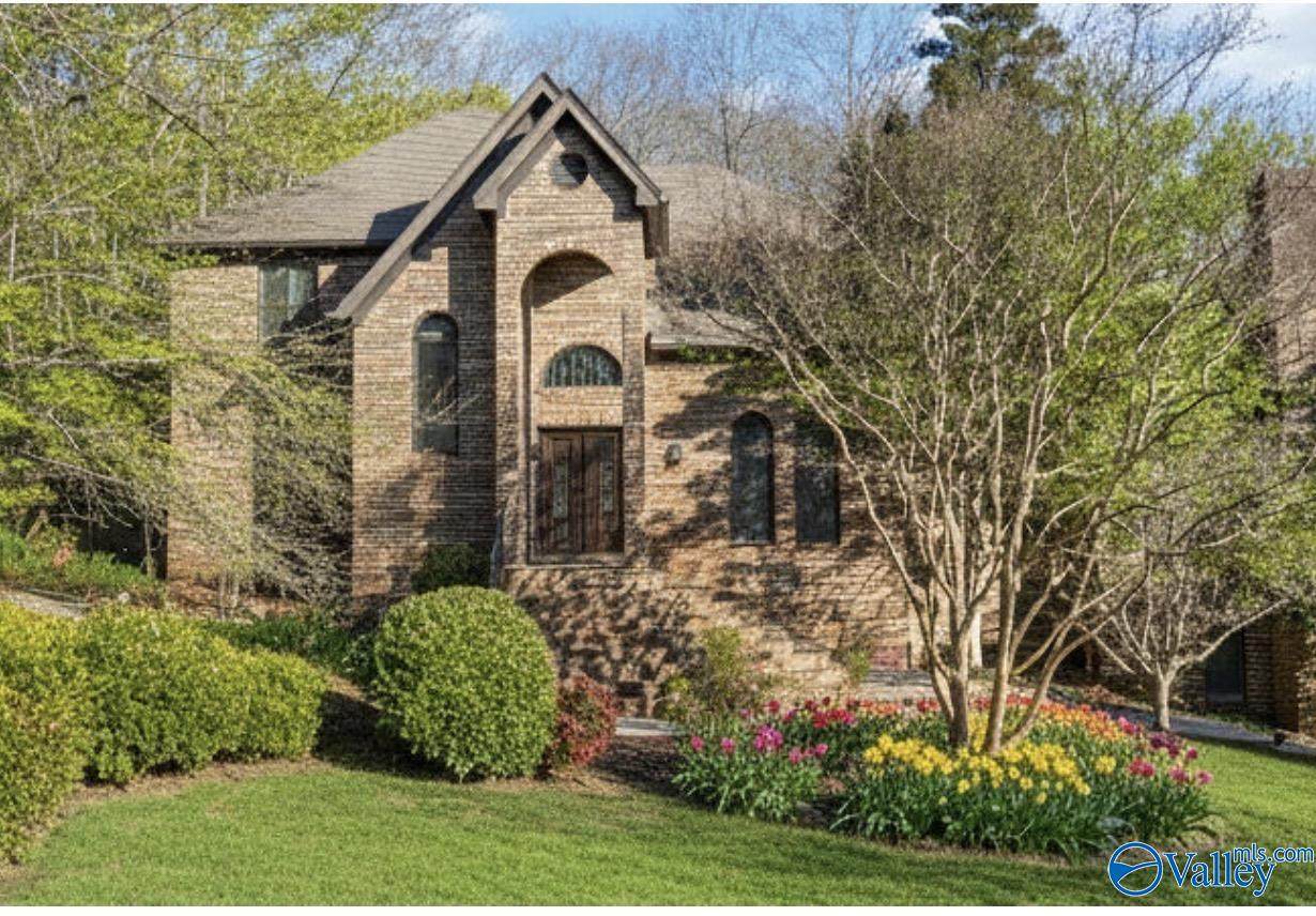 2703 Chandler Circle - Photo 1