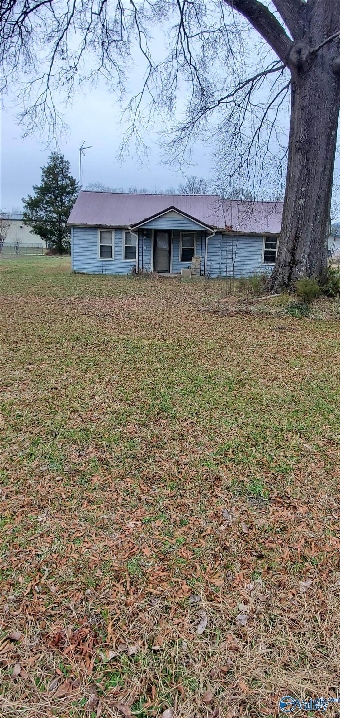 https://bt-photos.global.ssl.fastly.net/nalmls/orig_boomver_1_21909300-2.jpg