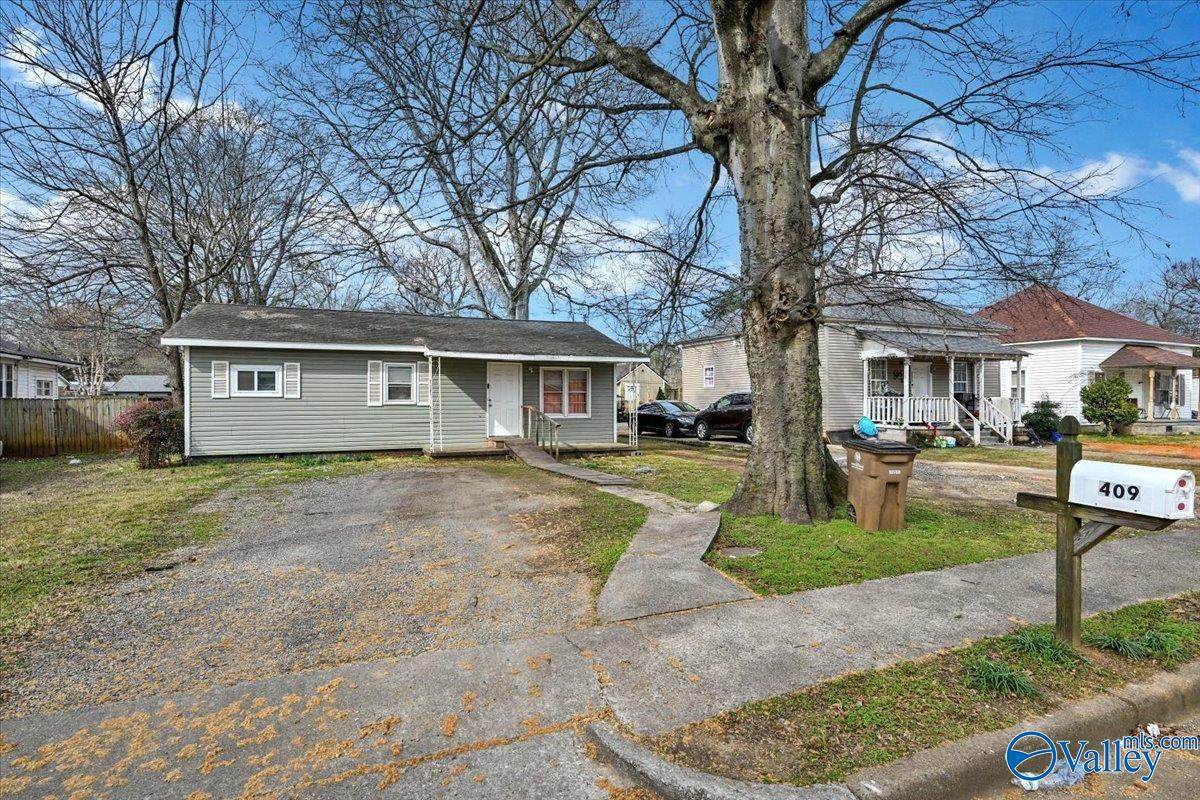 409 10th Avenue - Photo 1