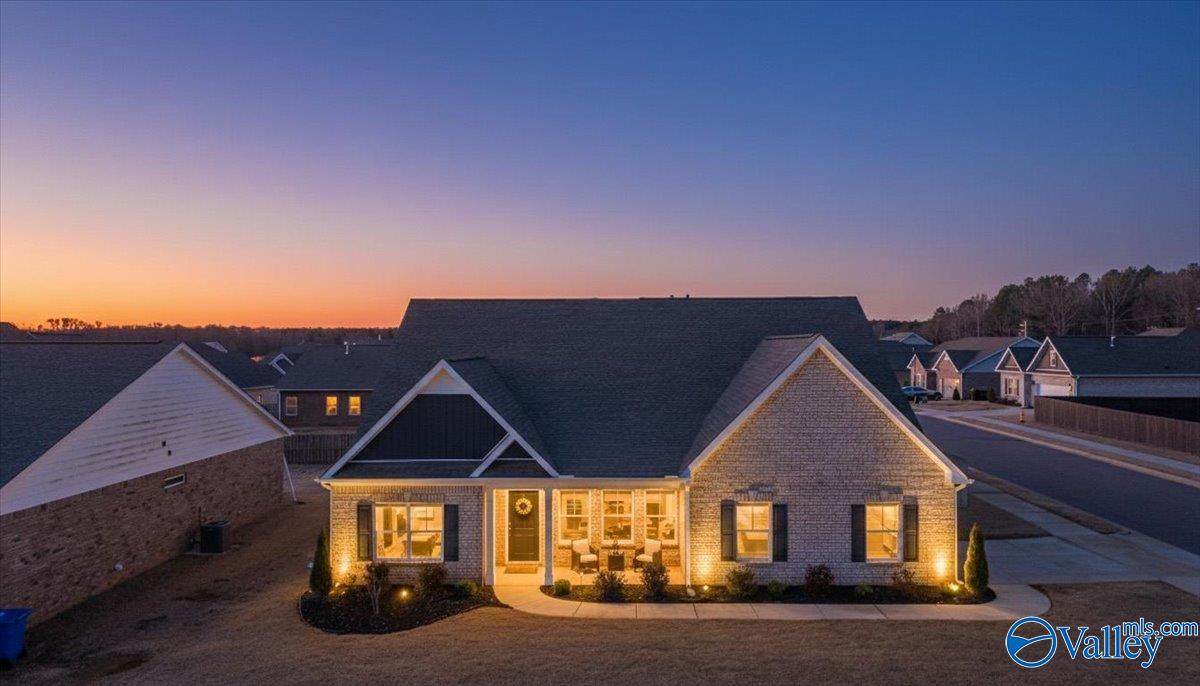 https://bt-photos.global.ssl.fastly.net/nalmls/orig_boomver_1_21910007-2.jpg