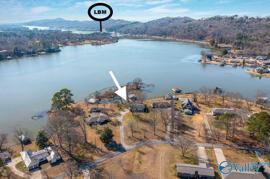 400 Montclair Drive - Photo 1