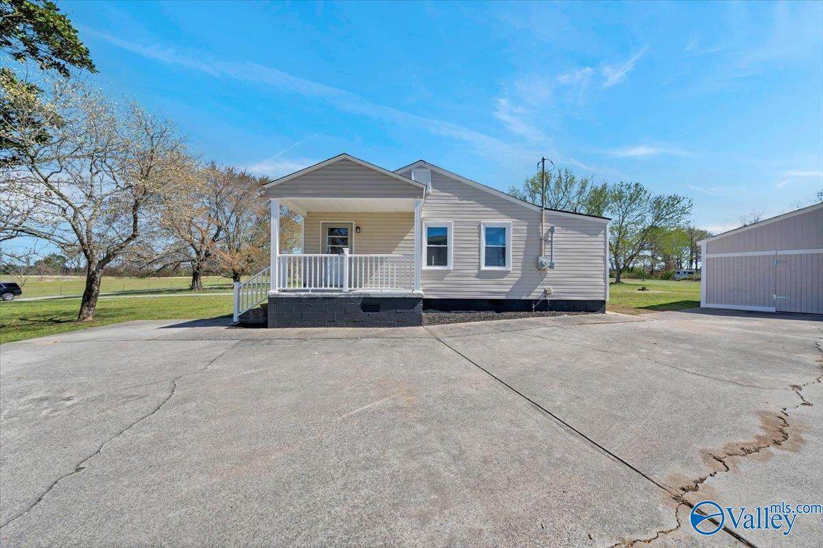 27792 South Road - Photo 1