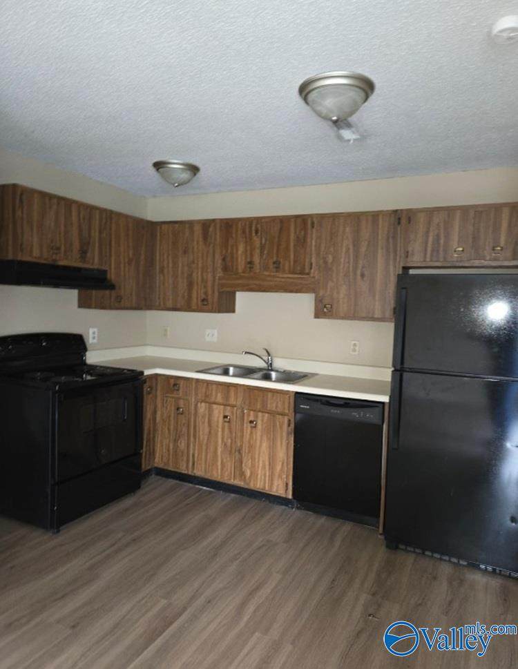 https://bt-photos.global.ssl.fastly.net/nalmls/orig_boomver_1_21913809-2.jpg