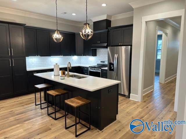 https://bt-photos.global.ssl.fastly.net/nalmls/orig_boomver_1_21914498-2.jpg