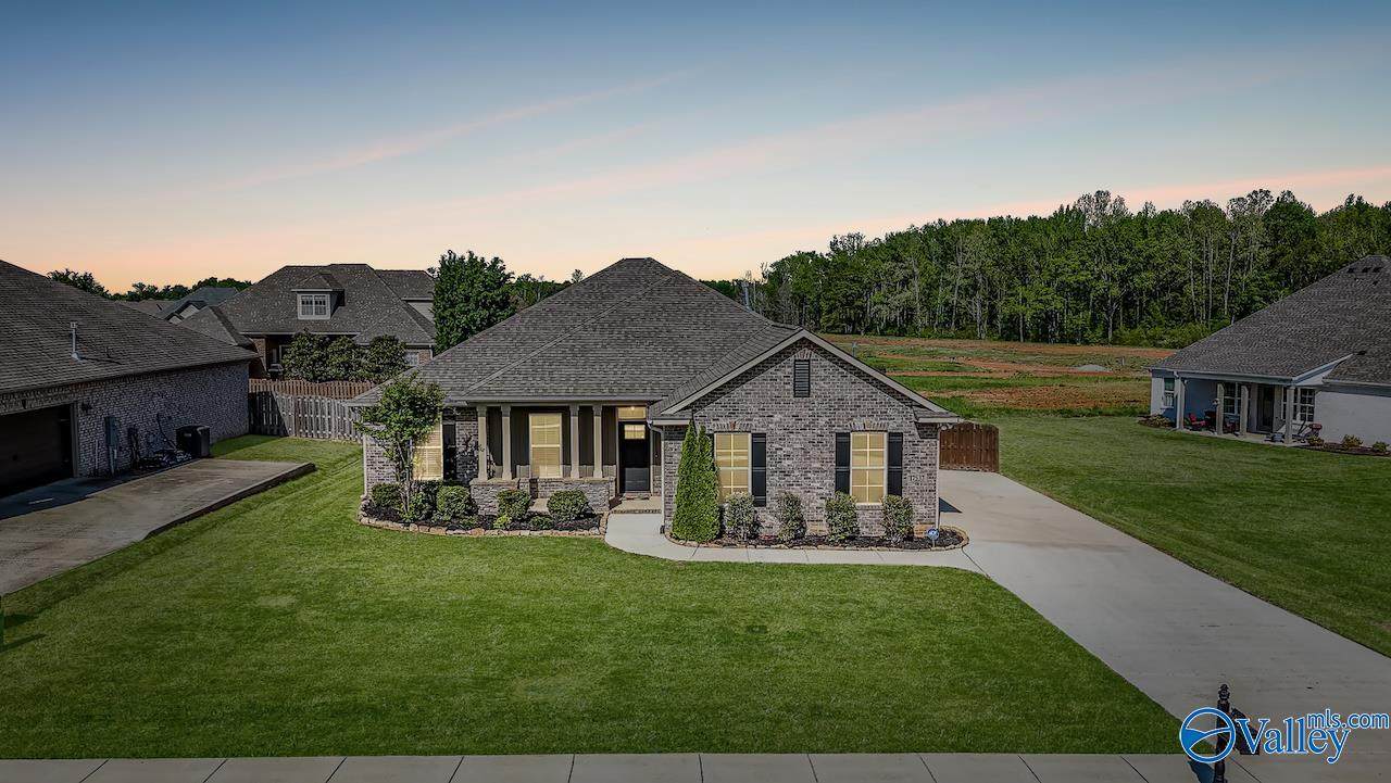 https://bt-photos.global.ssl.fastly.net/nalmls/orig_boomver_1_21915315-2.jpg