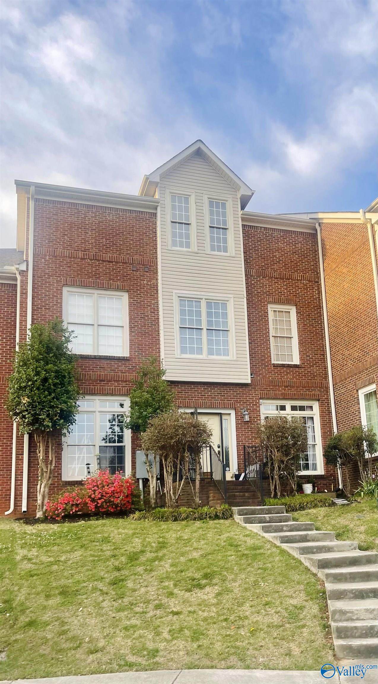 214 Lake Circle - Photo 1