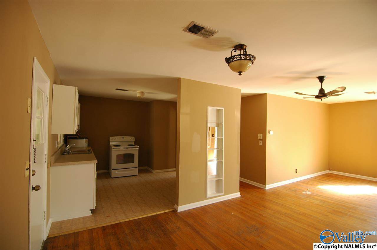 https://bt-photos.global.ssl.fastly.net/nalmls/orig_boomver_1_21916690-2.jpg