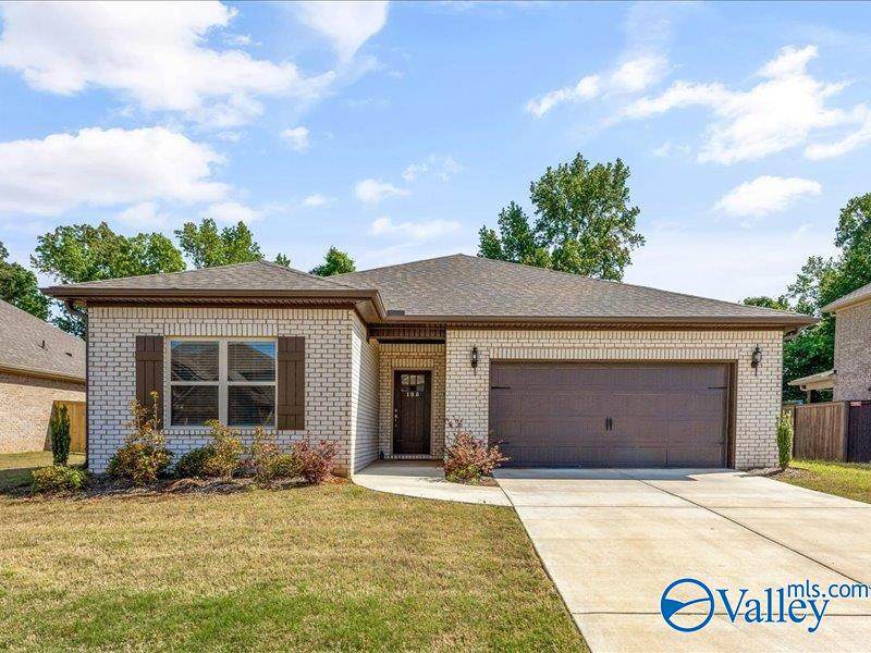 198 Saddle Street - Photo 1