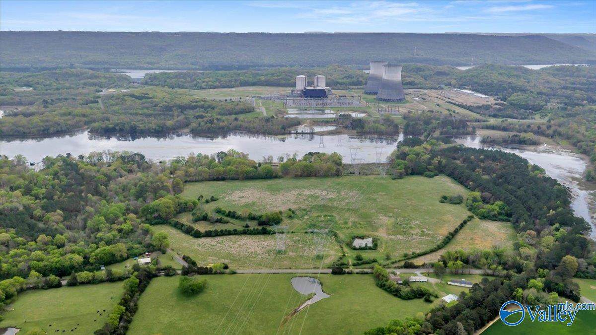 https://bt-photos.global.ssl.fastly.net/nalmls/orig_boomver_1_21916918-2.jpg
