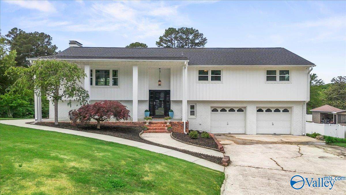 919 Brentwood Drive - Photo 1