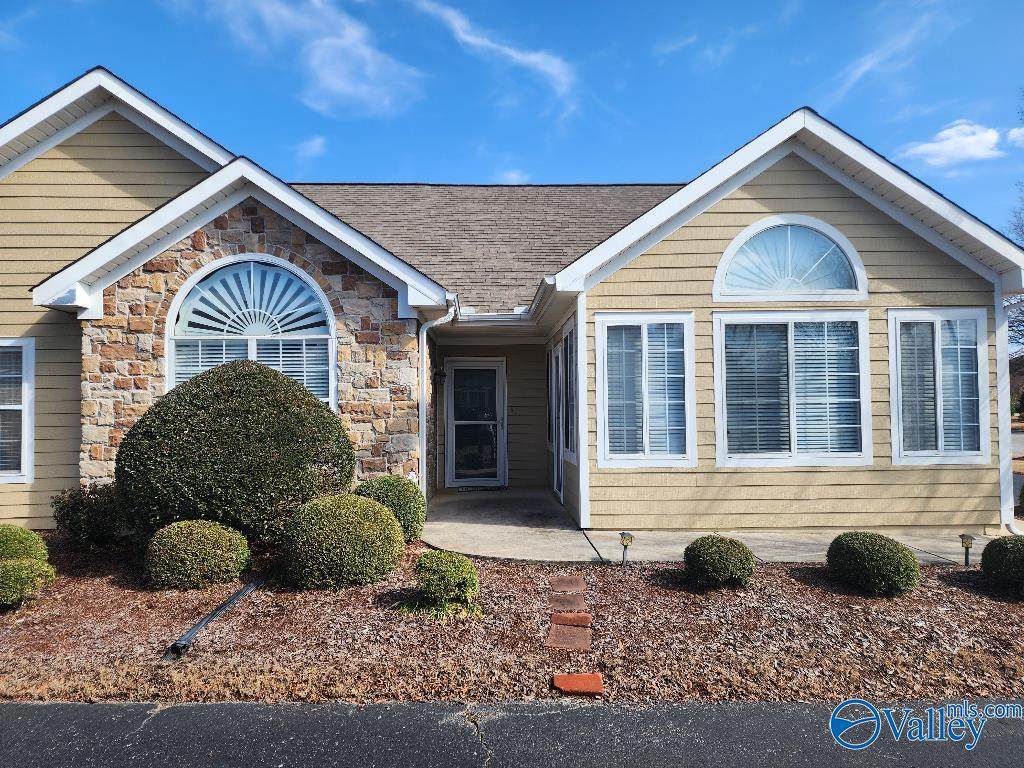 1013 Cathedral Circle - Photo 1