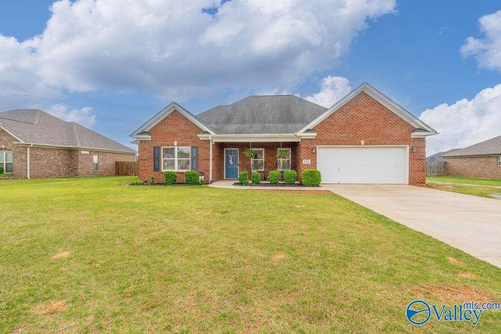 114 Evergreenview Drive - Photo 1