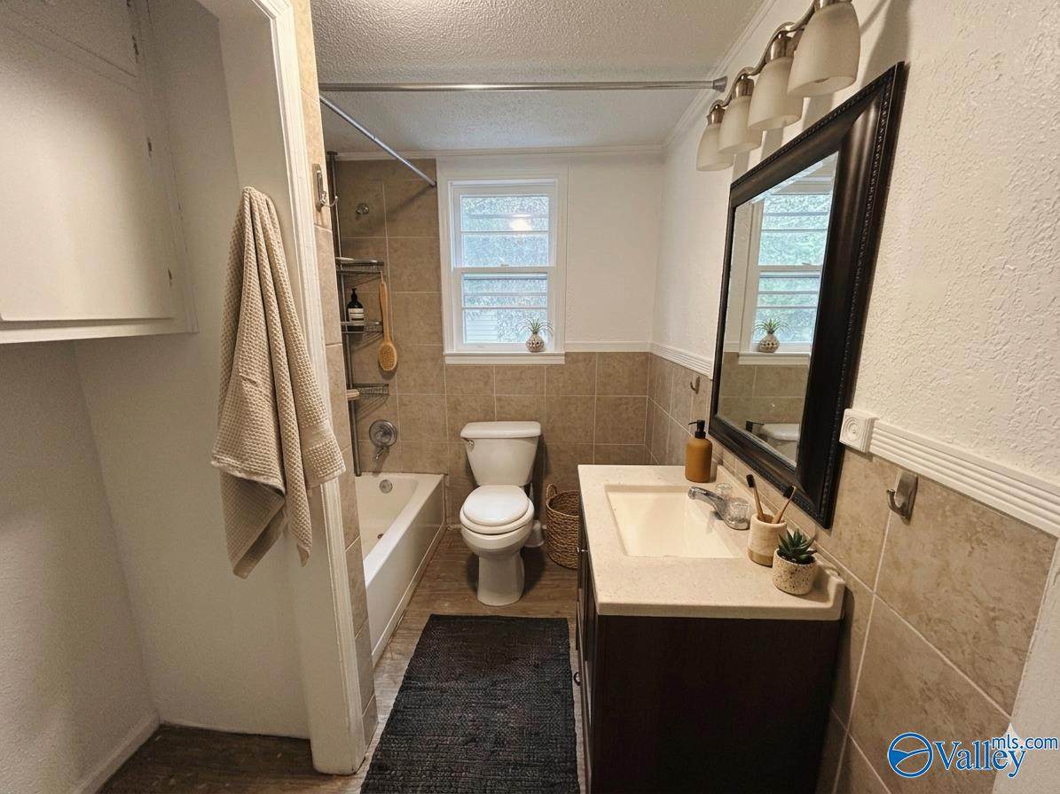 https://bt-photos.global.ssl.fastly.net/nalmls/1280_boomver_1_21918275-2.jpg