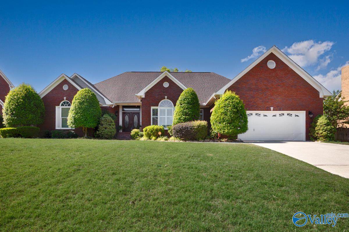 107 Applecross Lane - Photo 1