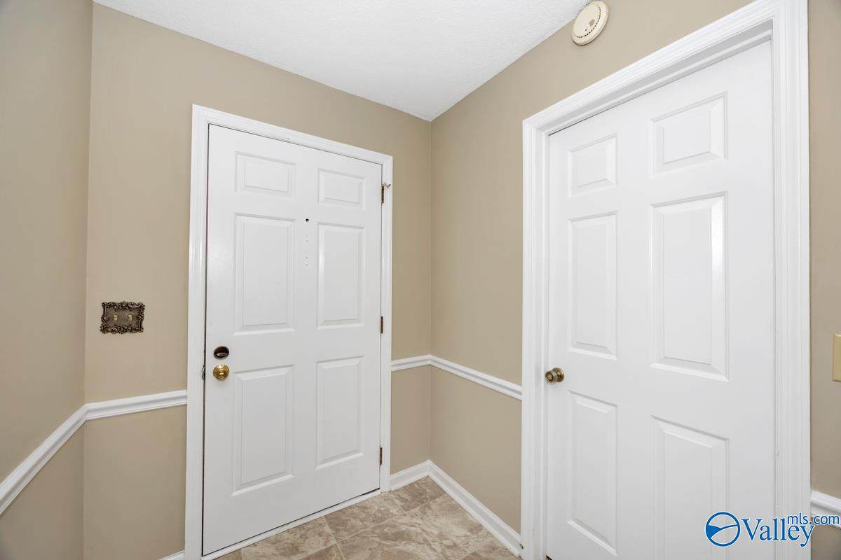 https://bt-photos.global.ssl.fastly.net/nalmls/orig_boomver_1_21919138-2.jpg