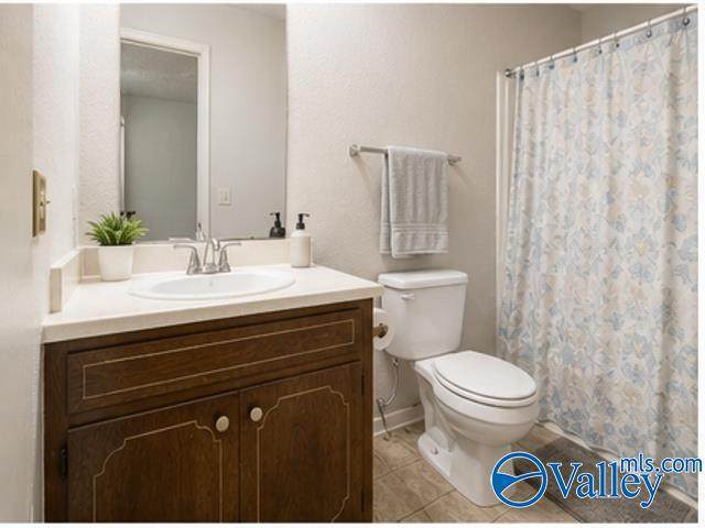 https://bt-photos.global.ssl.fastly.net/nalmls/orig_boomver_1_21919970-2.jpg