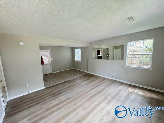 https://bt-photos.global.ssl.fastly.net/nalmls/orig_boomver_1_21921120-2.jpg
