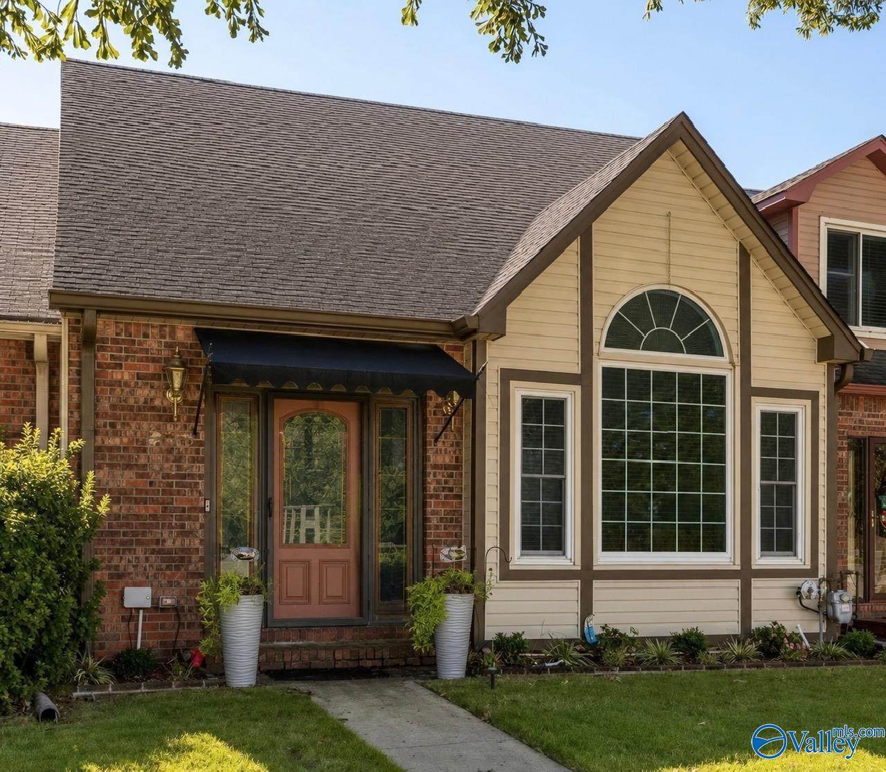 1561 Riverbend Place - Photo 1