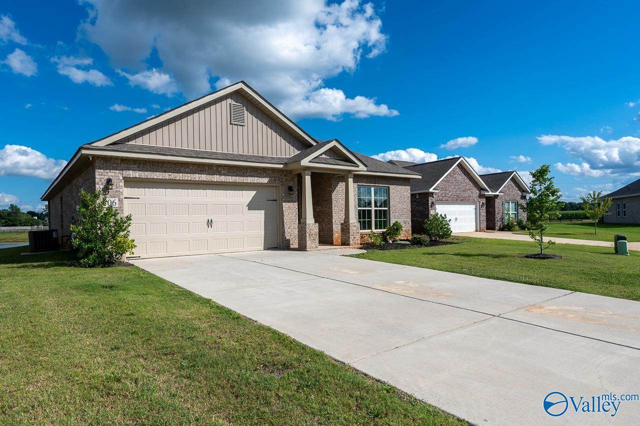 106 Elaina Grey Court - Photo 1
