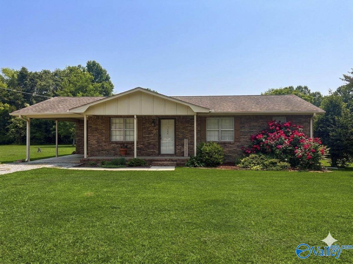 138 Lynn Drive - Photo 1
