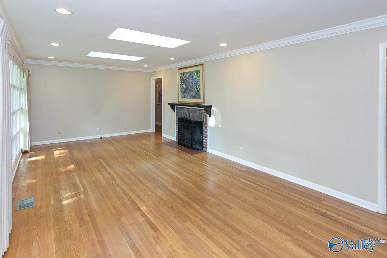 https://bt-photos.global.ssl.fastly.net/nalmls/orig_boomver_1_21925413-2.jpg