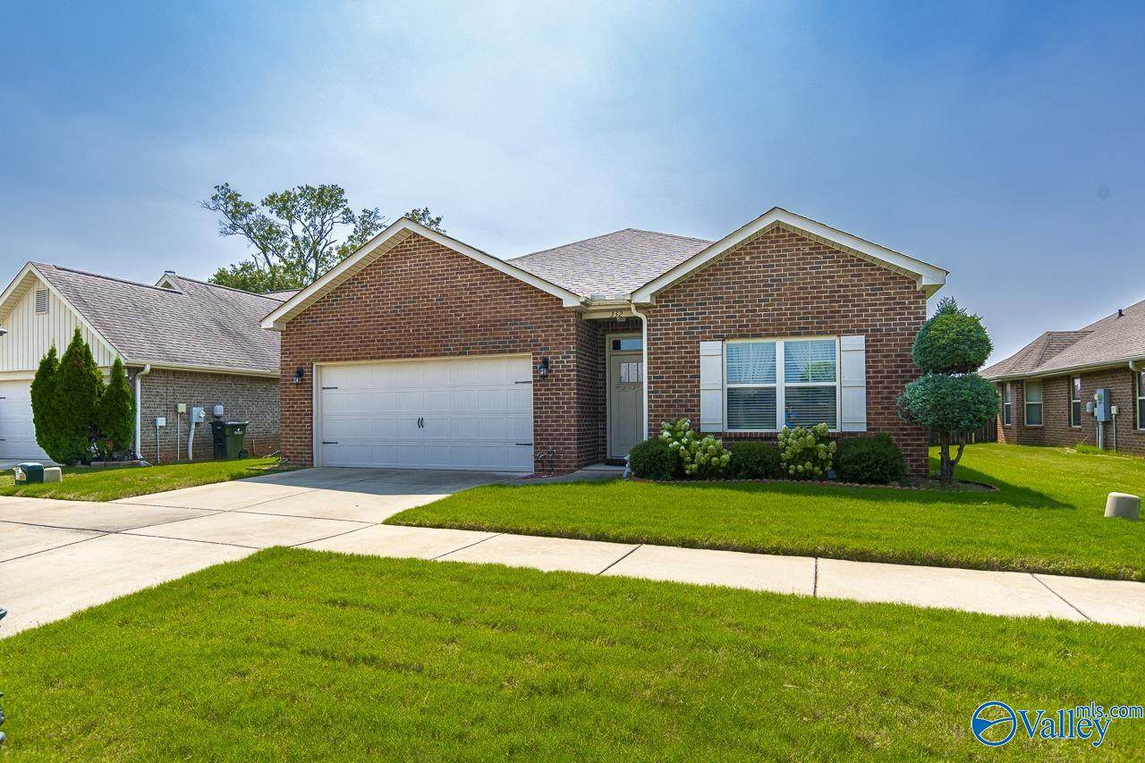 352 Harbor Glen Drive - Photo 1