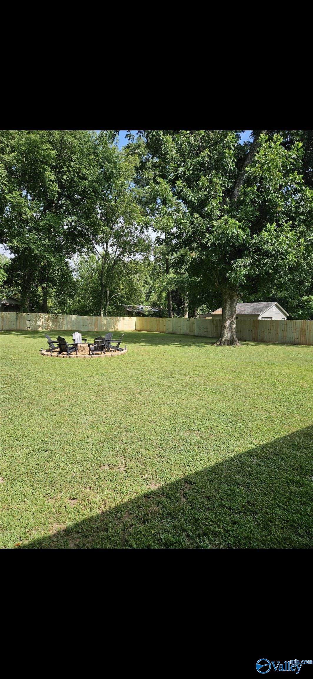 https://bt-photos.global.ssl.fastly.net/nalmls/1280_boomver_1_21925720-2.jpg